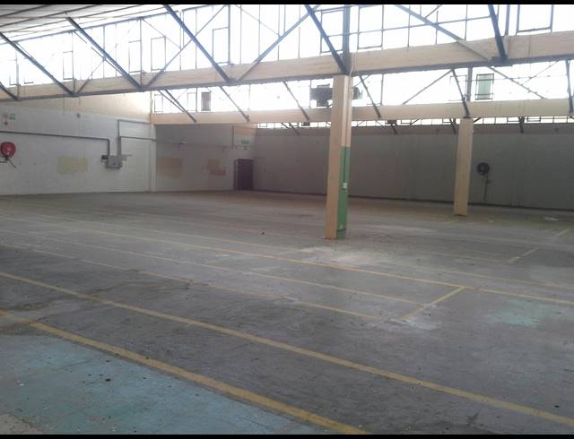 1,801M² FACTORY TO LET IN LANSDOWNE